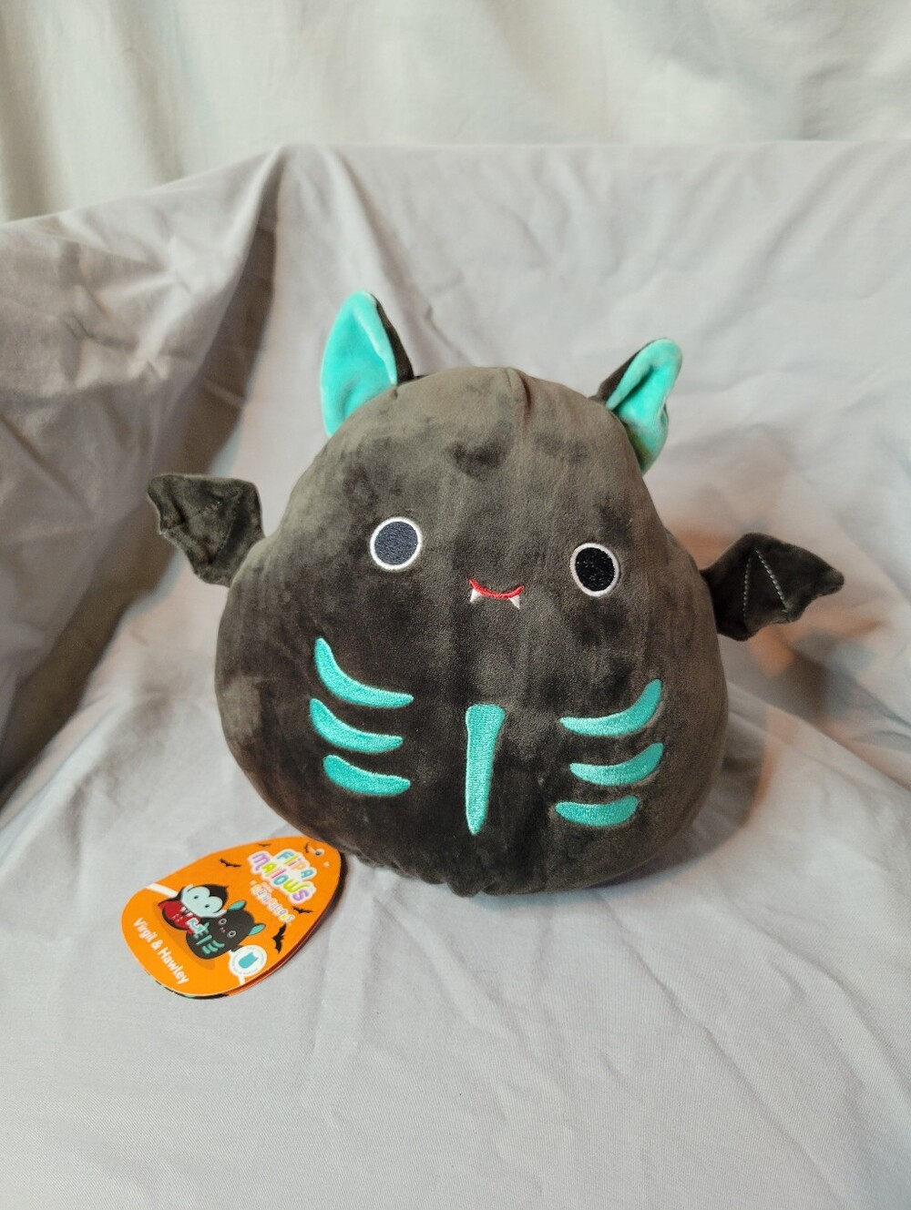 Bat & Dracula Flipable Squishmallow Black, Blue, Red